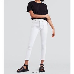 Levi’s Mike High Skinny white jeans